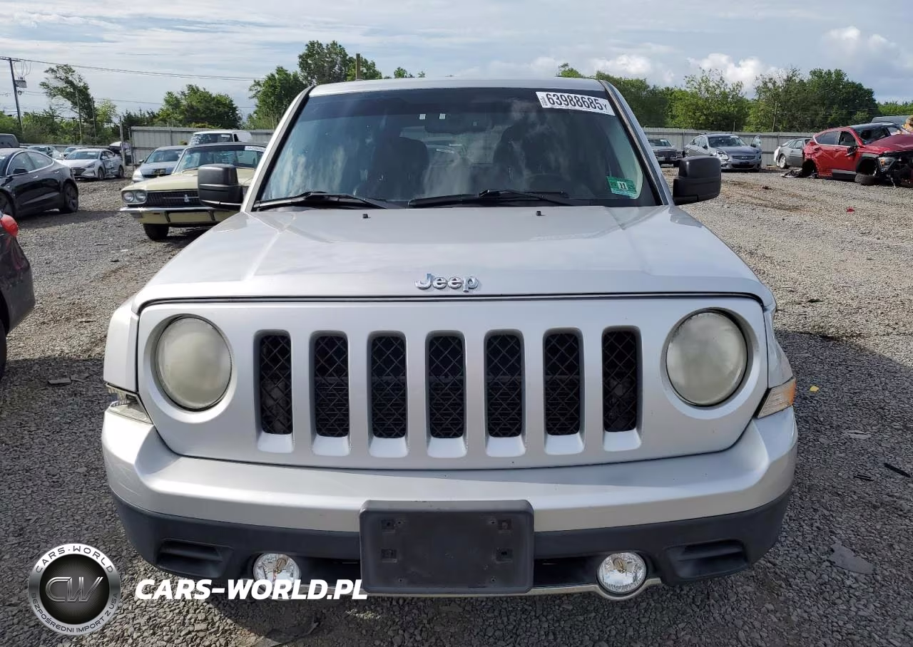 2011 Jeep Patriot Latitude VIN:1J4NF4GB1BD207571 - 5