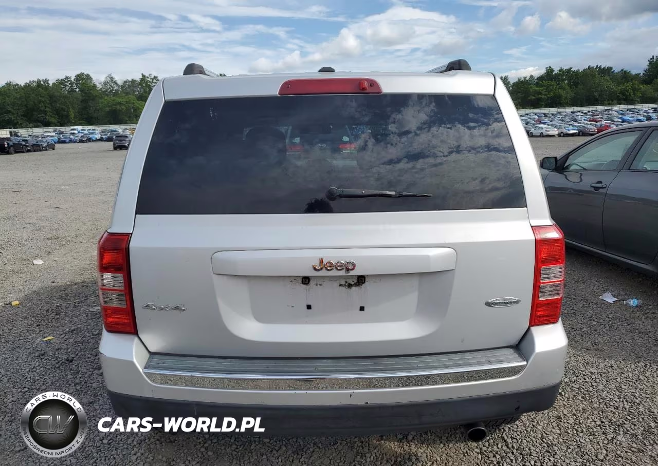 2011 Jeep Patriot Latitude VIN:1J4NF4GB1BD207571 - 6
