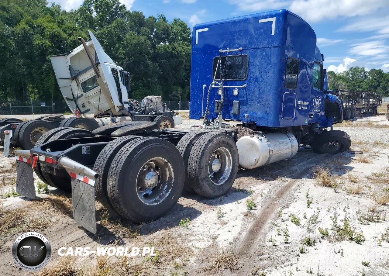 2023 Peterbilt 579 Semi Truck VIN:1XPBD49XXPD830166 - 3
