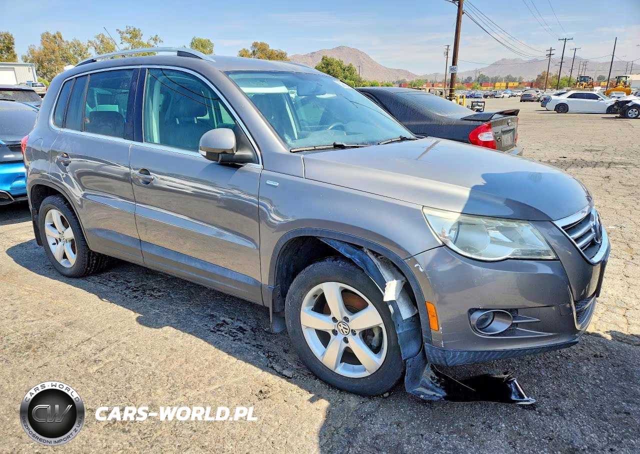 2010 Volkswagen Tiguan S VIN:WVGAV9AX6AW518792 - 4