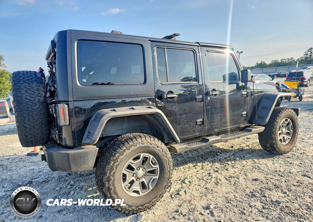 2013 Jeep Wrangler Unlimited Sport VIN:1C4BJWDG8DL608708 - 3