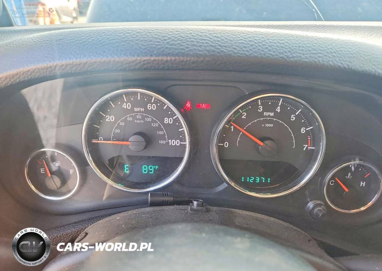 2013 Jeep Wrangler Unlimited Sport VIN:1C4BJWDG8DL608708 - 9
