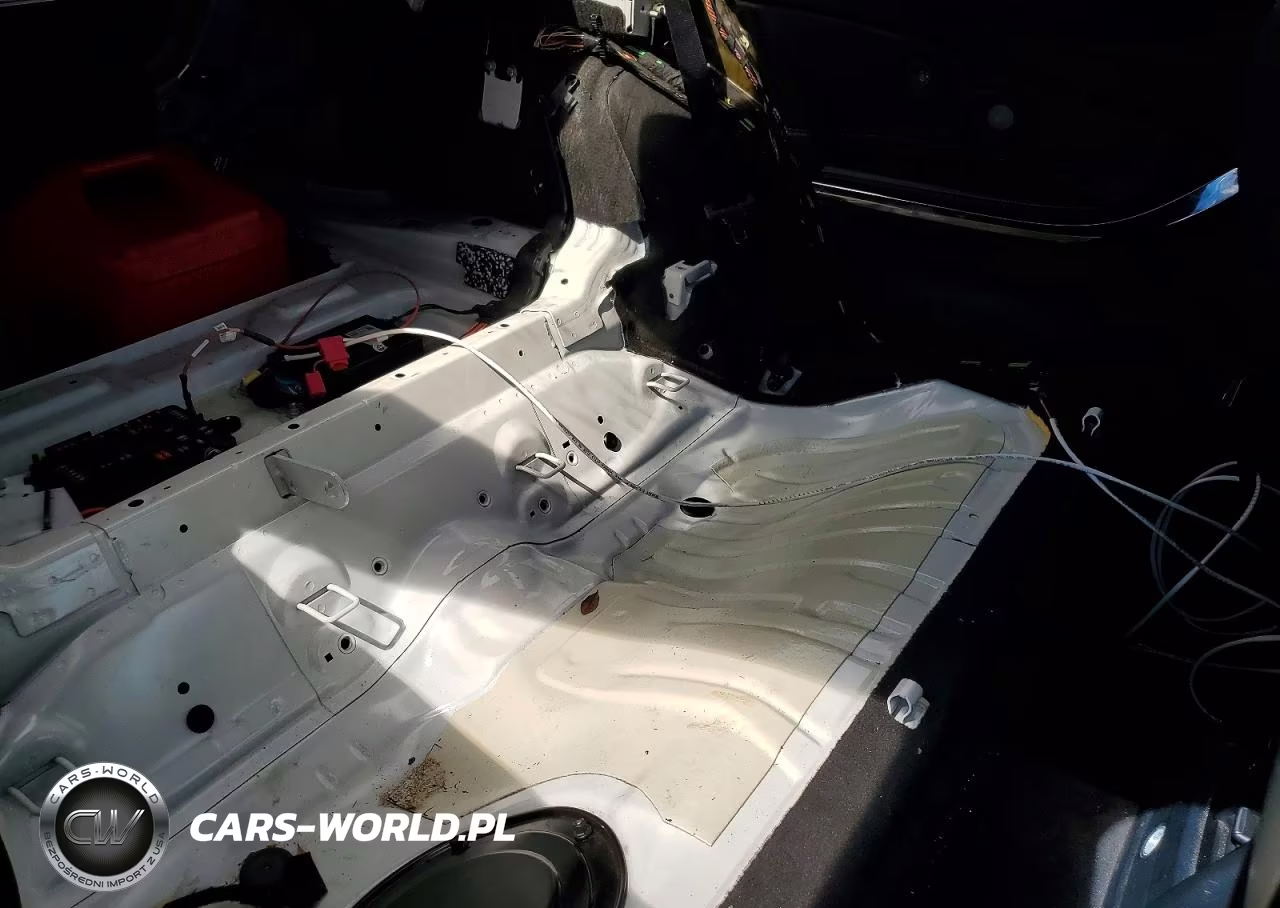 2015 BMW M4 VIN:WBS3R9C59FK333107 - 10