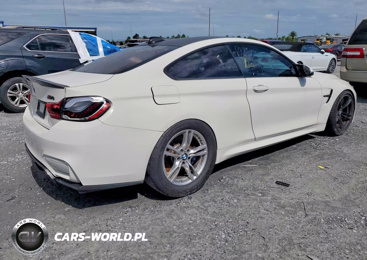 2015 BMW M4 VIN:WBS3R9C59FK333107 - 3