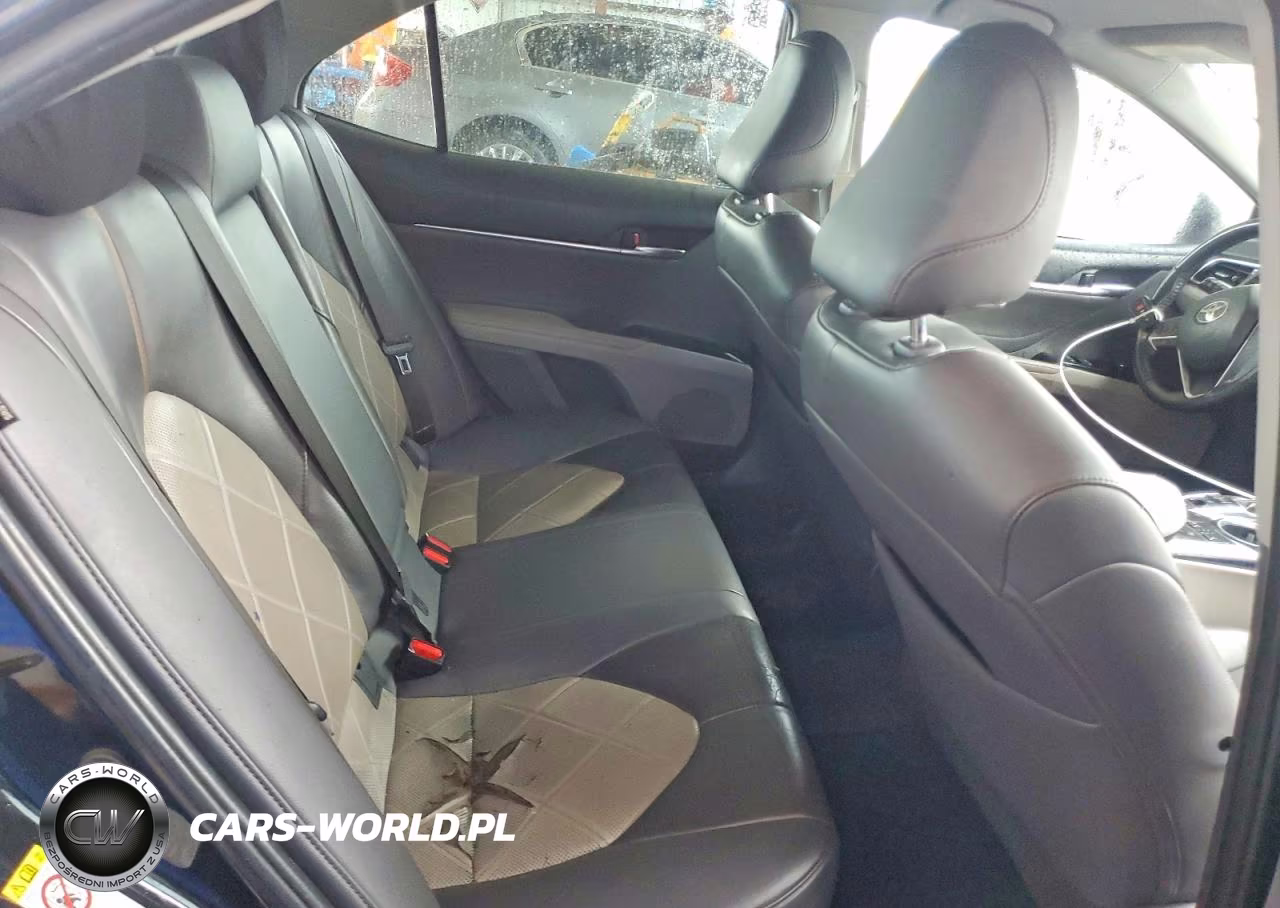 2018 Toyota Camry Xle VIN:4T1B11HK5JU112607 - 10