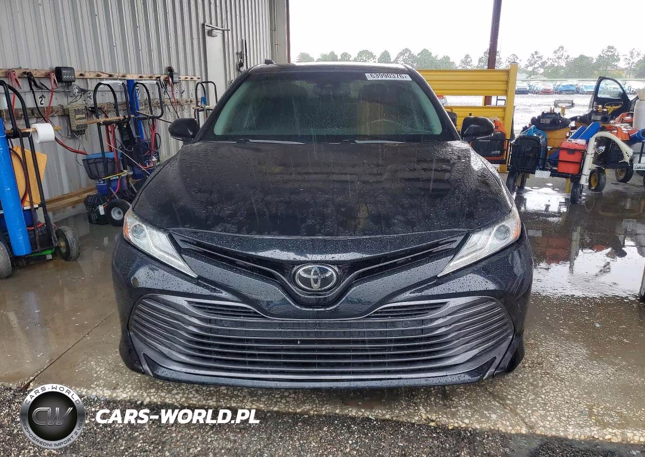 2018 Toyota Camry Xle VIN:4T1B11HK5JU112607 - 5