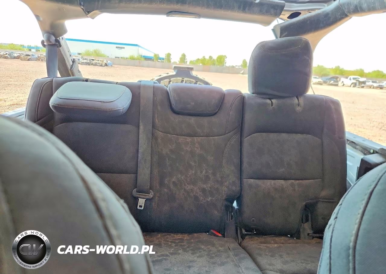 2018 Jeep Wrangler Unlimited Sport VIN:1C4HJXDN6JW142415 - 10