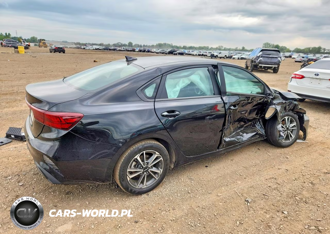 2024 Kia Forte Lxs VIN:3KPF24AD4RE840784 - 3