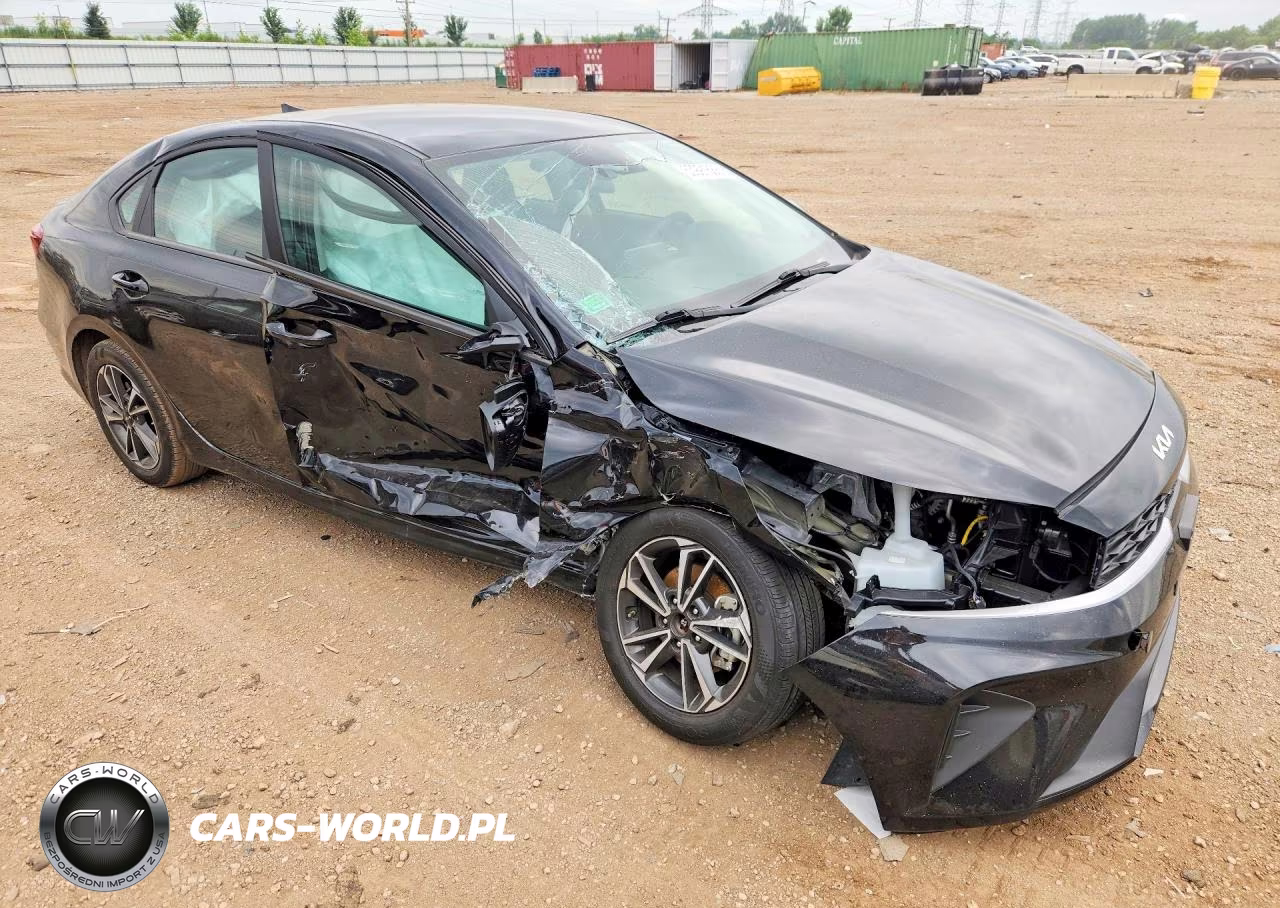 2024 Kia Forte Lxs VIN:3KPF24AD4RE840784 - 4