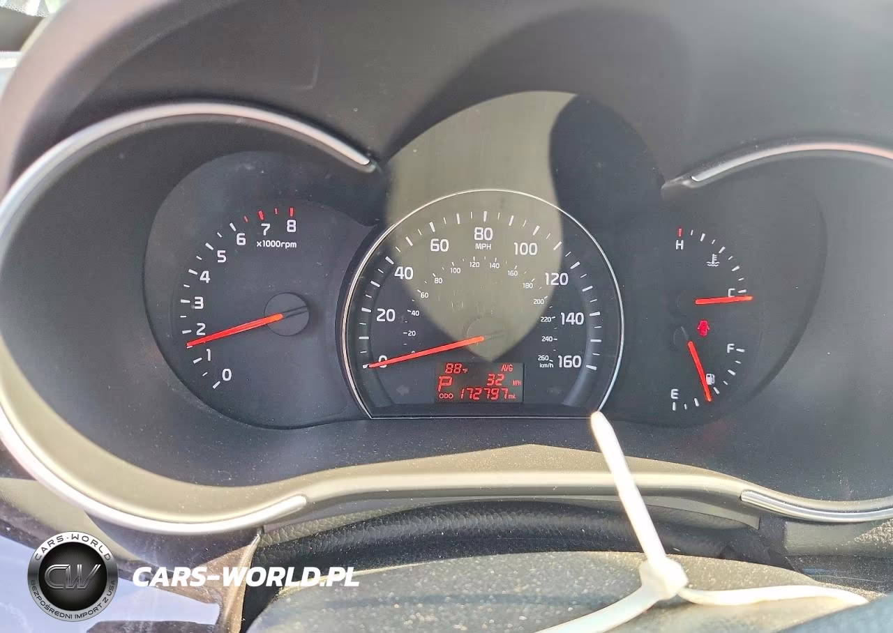 2015 Kia Sorento Lx VIN:5XYKT4A69FG627776 - 9