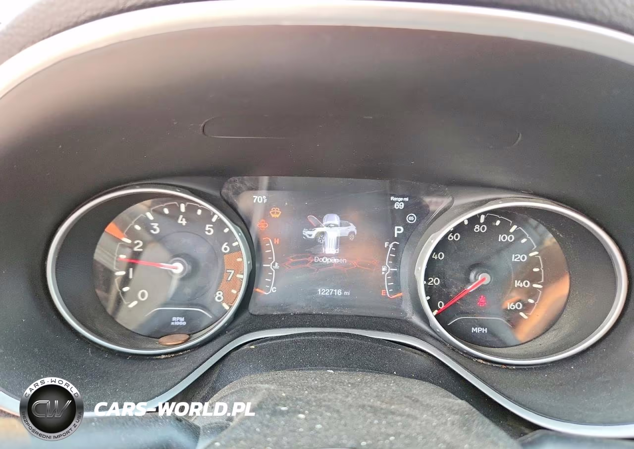 2019 Jeep Compass Limited VIN:3C4NJCCB4KT819407 - 9