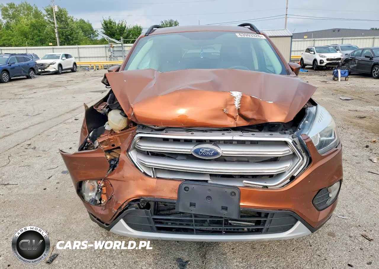 2017 Ford Escape Se VIN:1FMCU9GD1HUC83992 - 5