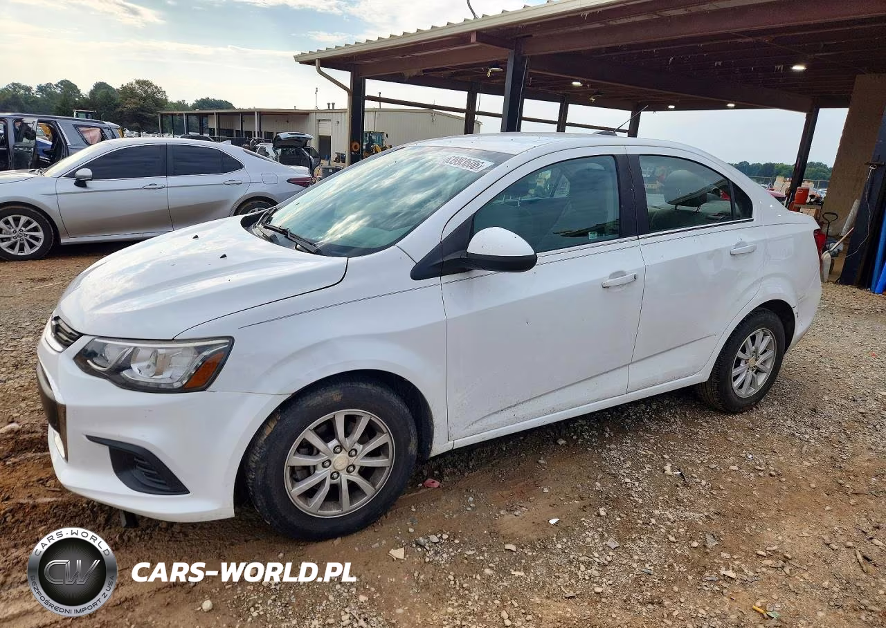 2017 Chevrolet Sonic Lt – zdjęcie 1 z 12