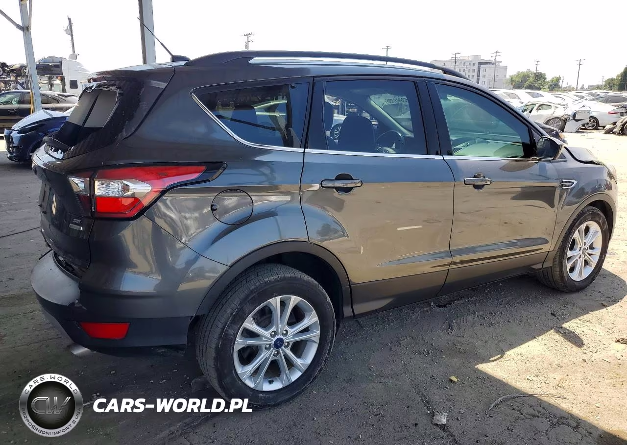 2017 Ford Escape Se VIN:1FMCU0GD5HUC88043 - 3
