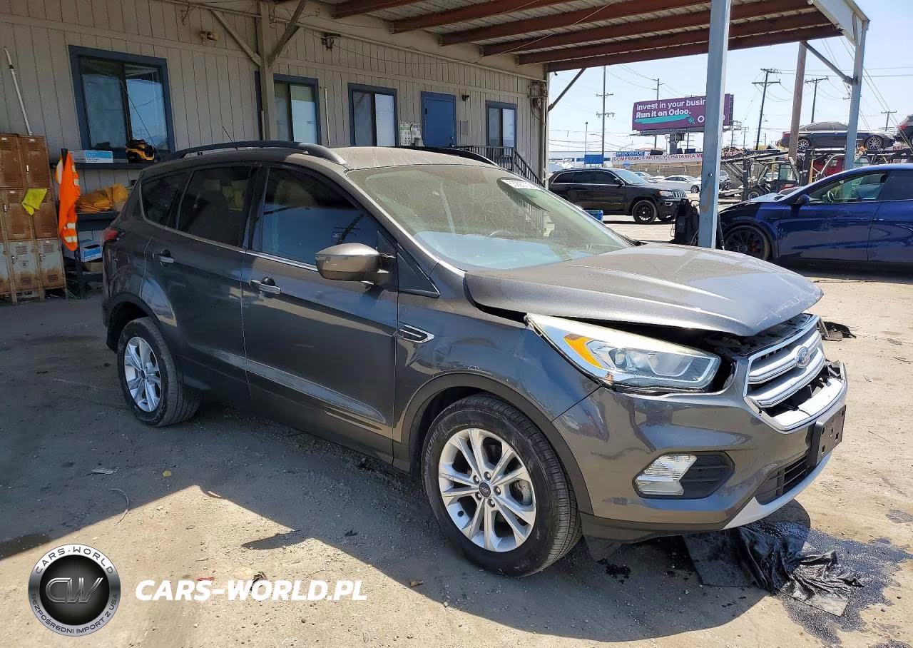 2017 Ford Escape Se VIN:1FMCU0GD5HUC88043 - 4