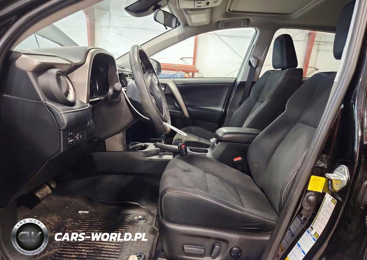 2018 Toyota Rav4 Xle VIN:2T3RFREV4JW844442 - 7