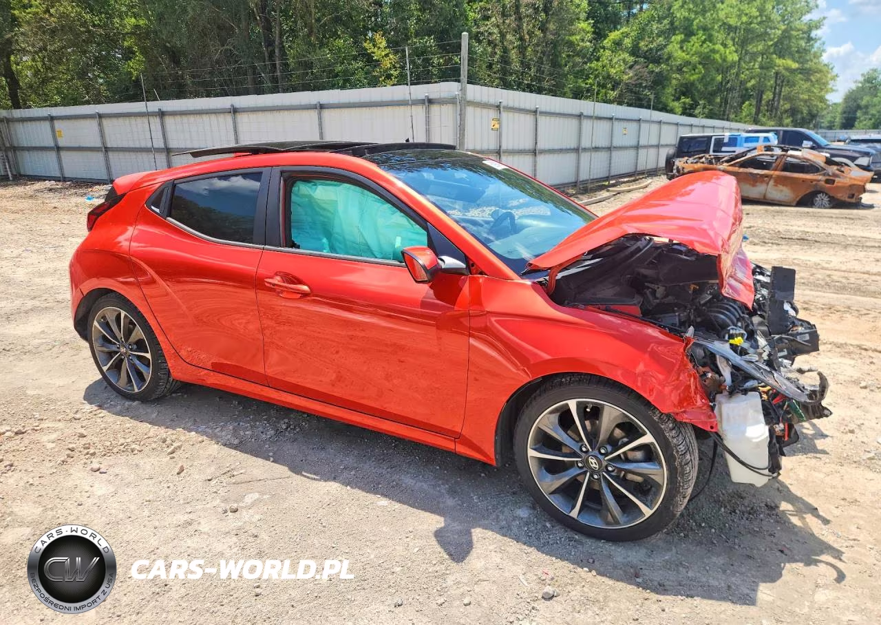 2019 Hyundai Veloster 2.0L Premium VIN:KMHTG6AF8KU008854 - 4