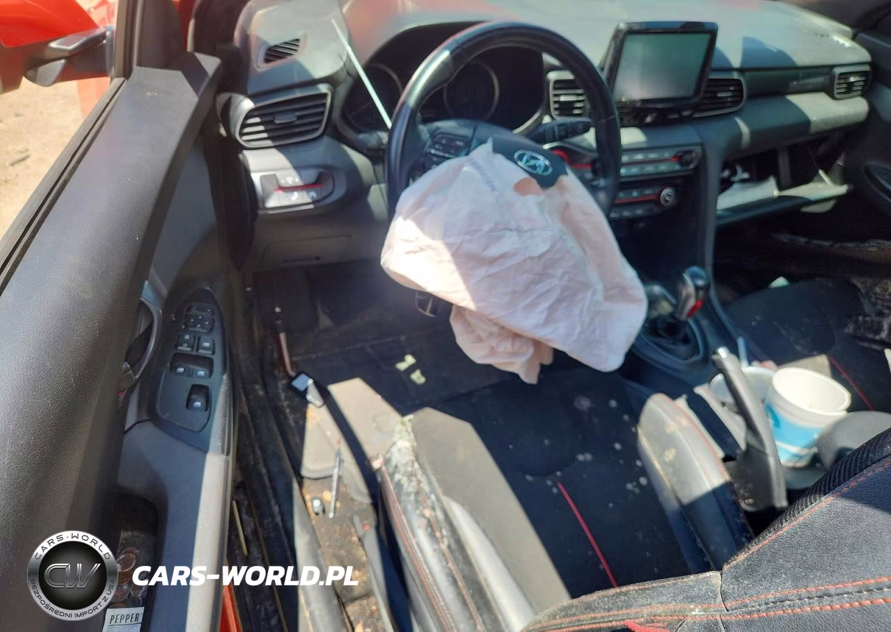 2019 Hyundai Veloster 2.0L Premium VIN:KMHTG6AF8KU008854 - 8