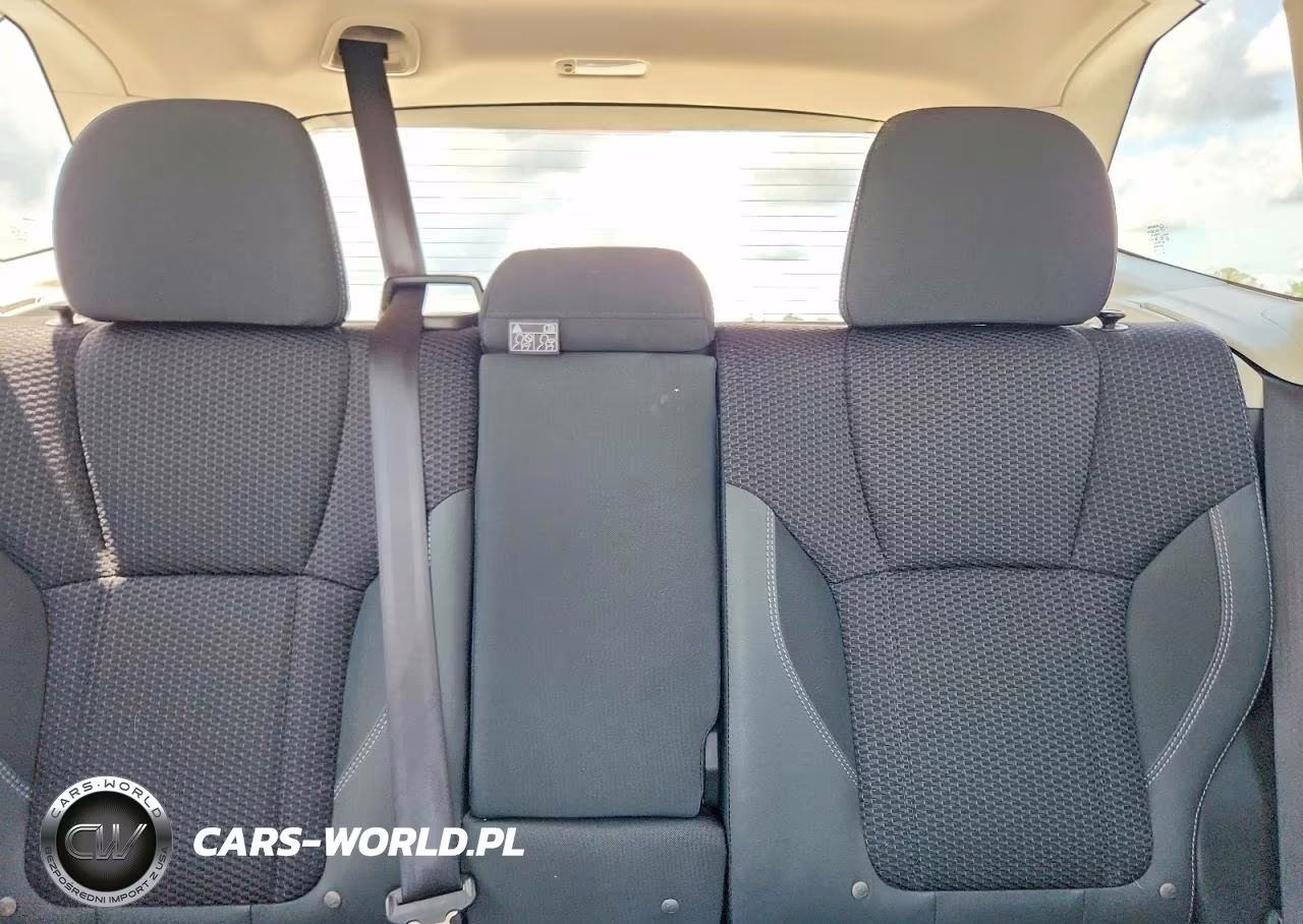 2019 Subaru Forester Premium VIN:JF2SKAEC5KH525041 - 10
