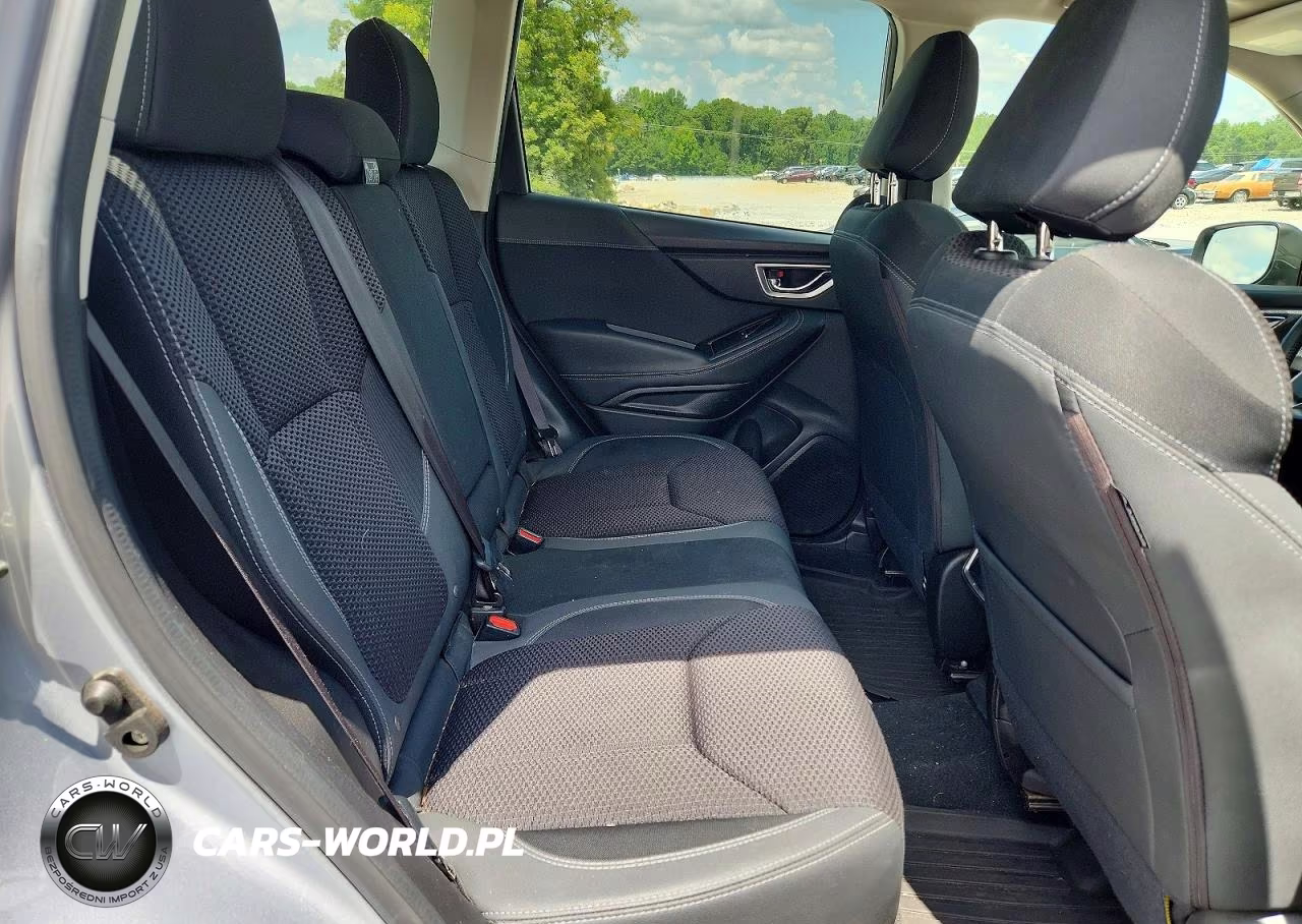 2019 Subaru Forester Premium VIN:JF2SKAEC5KH525041 - 11