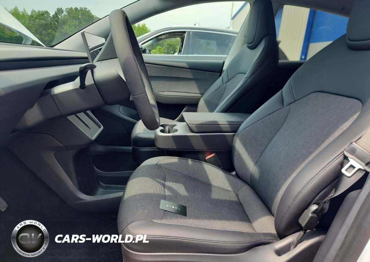 2026 Tesla Model Y VIN:7SAYGDED8TA690698 - 7