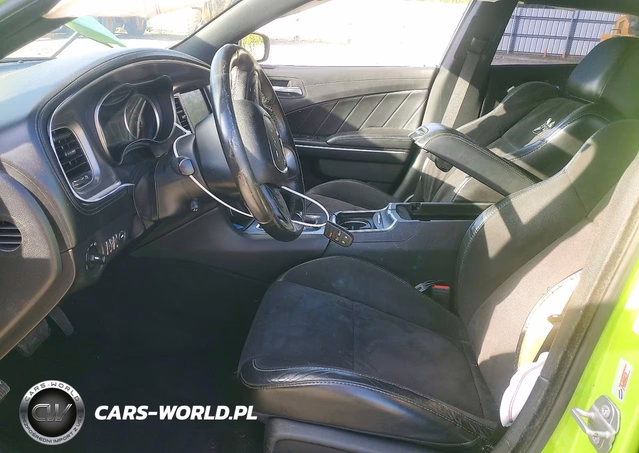 2019 Dodge Charger Scat Pack VIN:2C3CDXGJ7KH718317 - 7