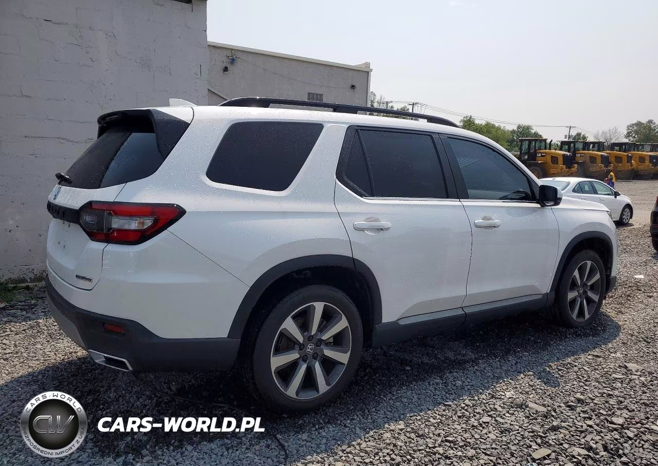 2025 Honda Pilot Touring VIN:5FNYG1H77SB064126 - 3