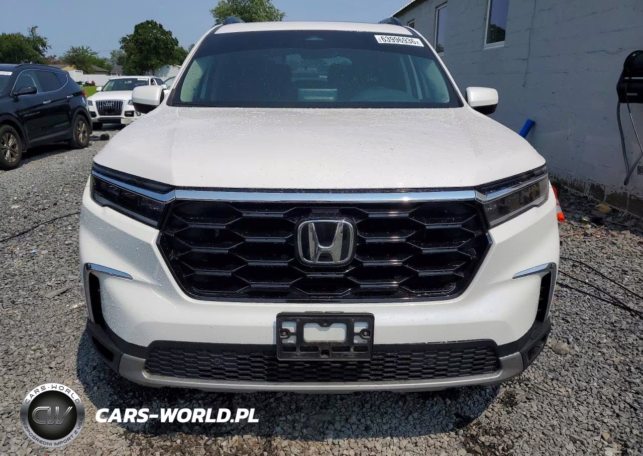 2025 Honda Pilot Touring VIN:5FNYG1H77SB064126 - 5