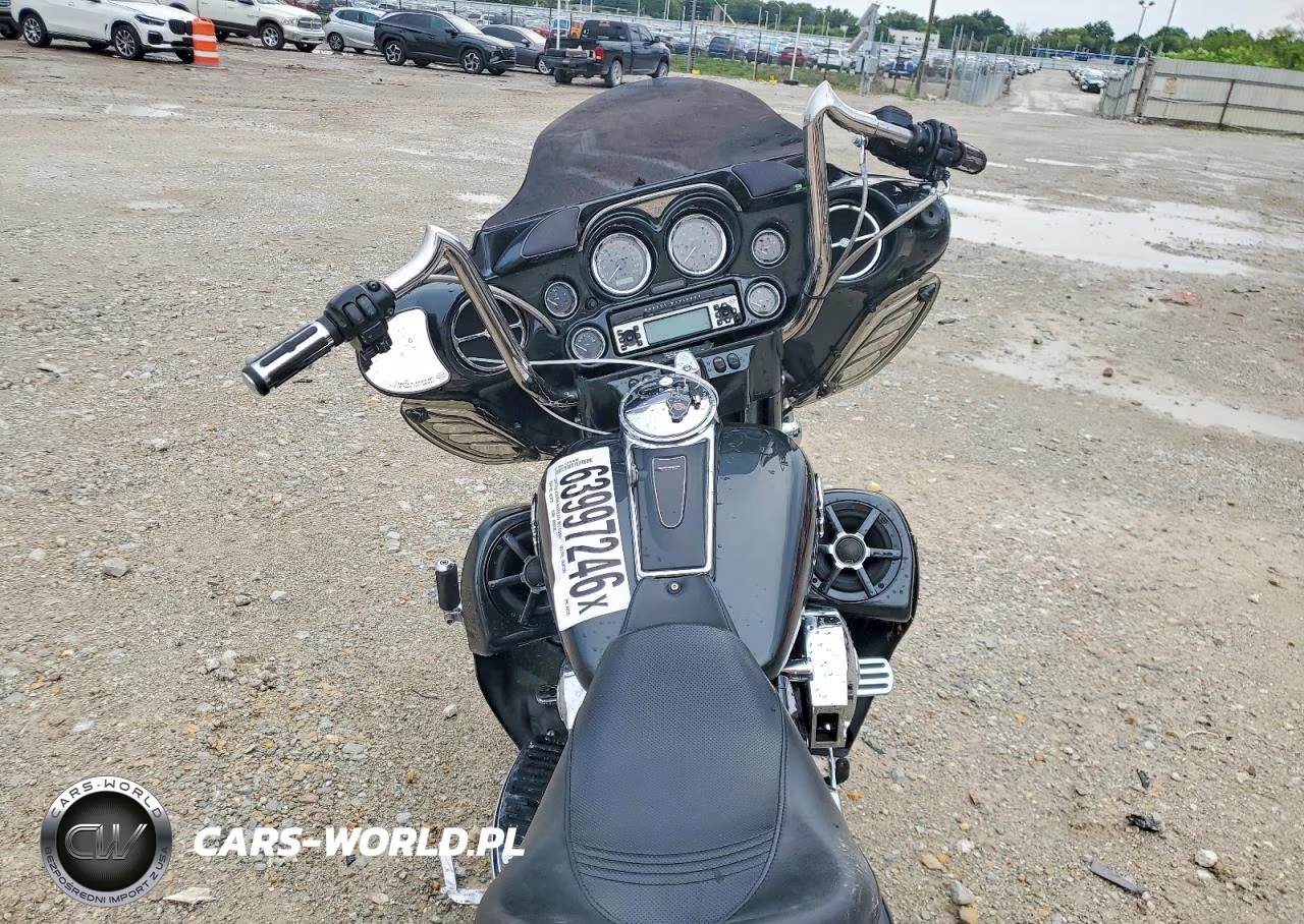 2007 Harley-Davidson Flhtcui VIN:1HD1FC4127Y718215 - 6