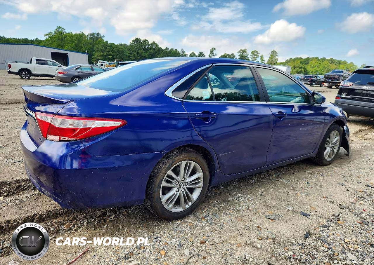 2016 Toyota Camry Se VIN:4T1BF1FK7GU575863 - 3
