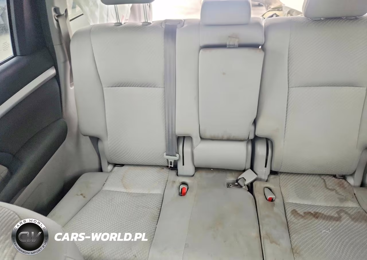 2018 Toyota Highlander Le VIN:5TDZARFH6JS035338 - 10
