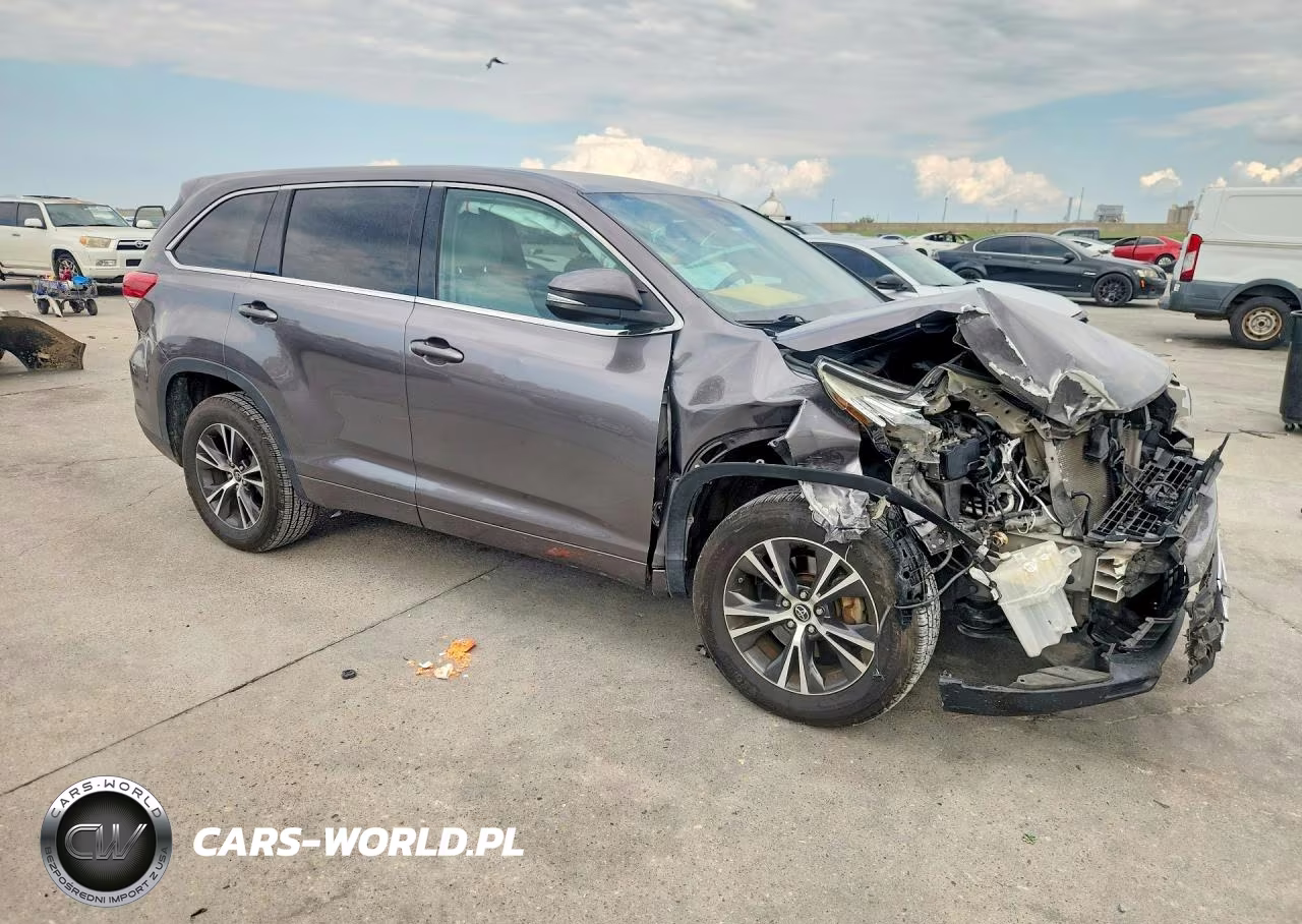 2018 Toyota Highlander Le VIN:5TDZARFH6JS035338 - 4