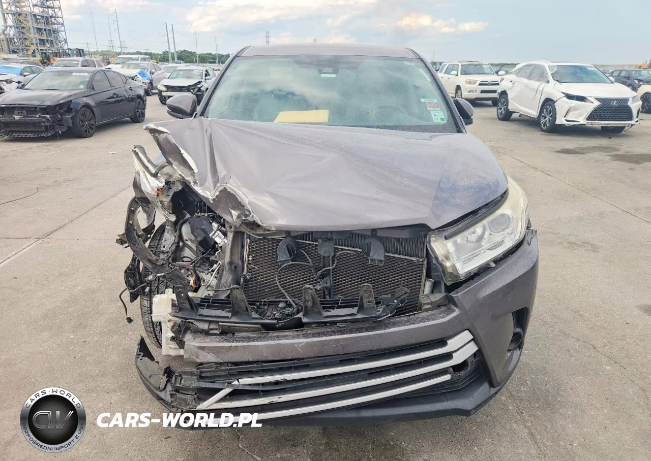 2018 Toyota Highlander Le VIN:5TDZARFH6JS035338 - 5