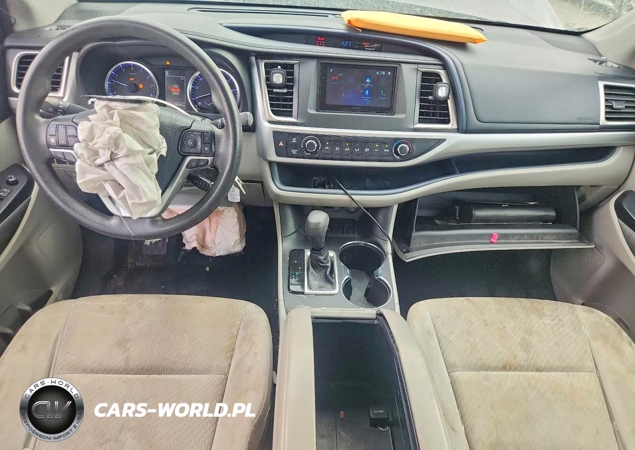 2018 Toyota Highlander Le VIN:5TDZARFH6JS035338 - 8