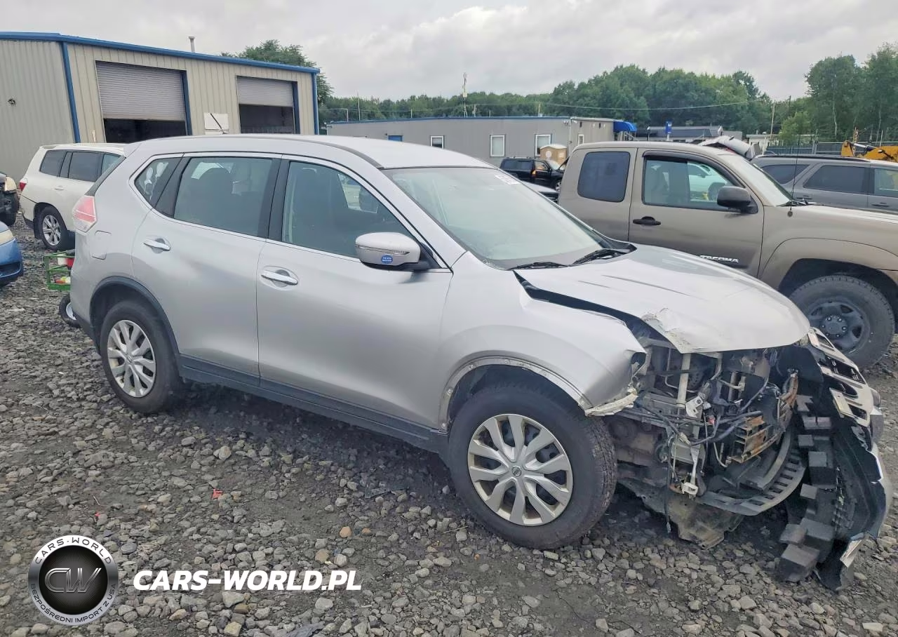 2015 Nissan Rogue S VIN:KNMAT2MV6FP523830 - 4