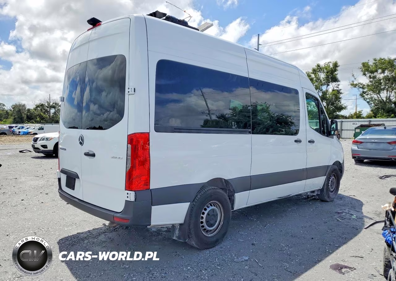 2025 Mercedes-Benz Sprinter 2500 VIN:W1Z4KFHY9SP819535 - 3