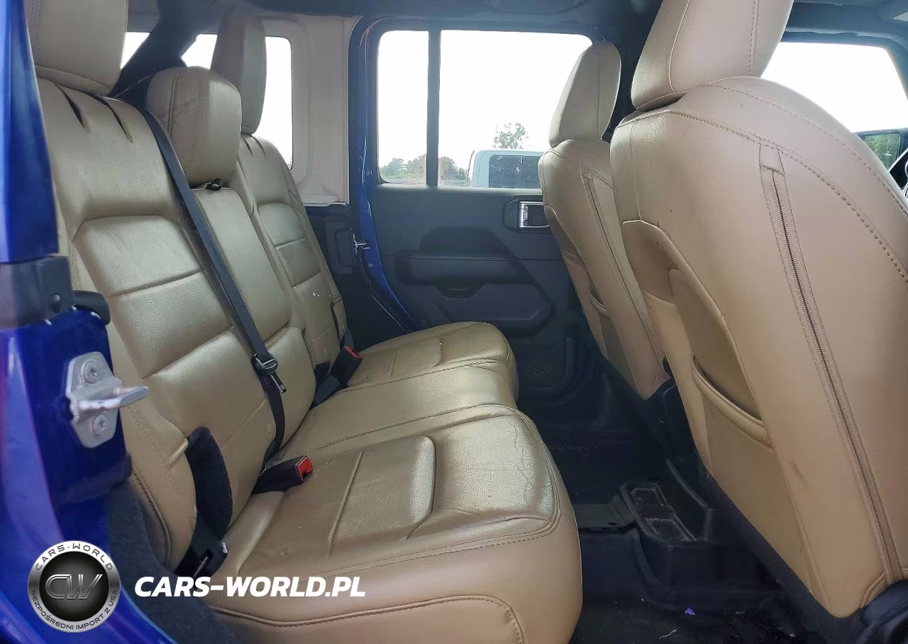 2018 Jeep Wrangler Unlimited Sahara VIN:1C4HJXEG9JW296990 - 11