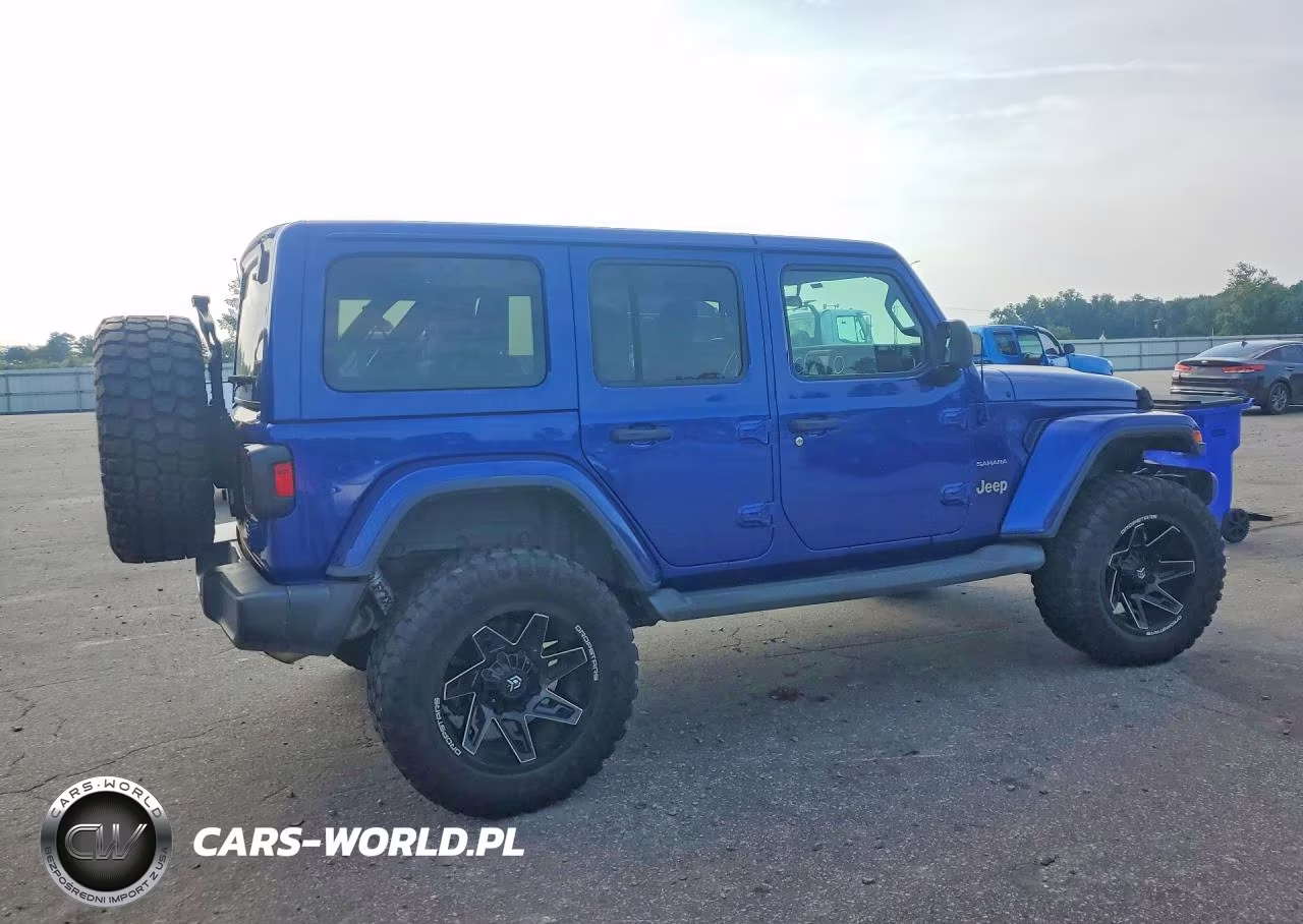 2018 Jeep Wrangler Unlimited Sahara VIN:1C4HJXEG9JW296990 - 3