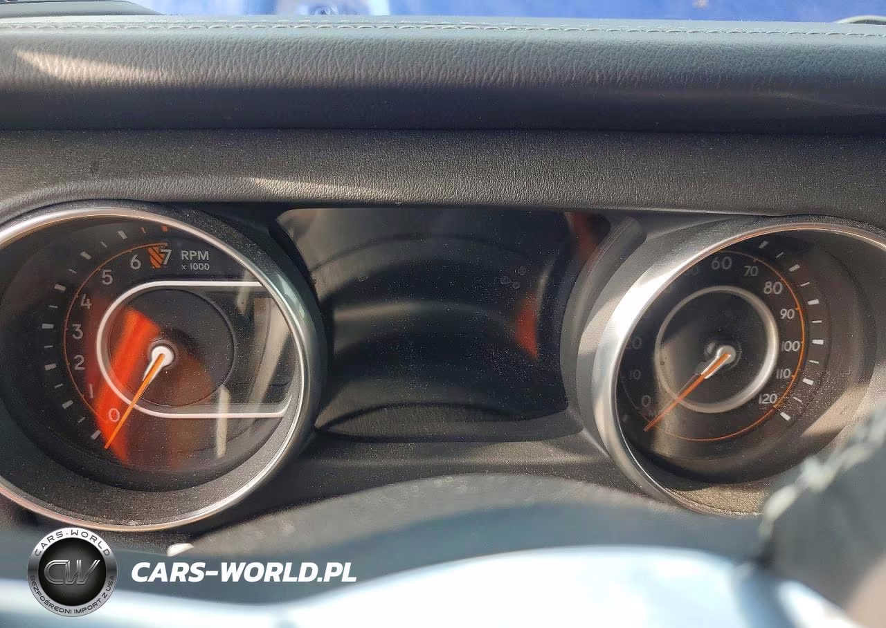 2018 Jeep Wrangler Unlimited Sahara VIN:1C4HJXEG9JW296990 - 9