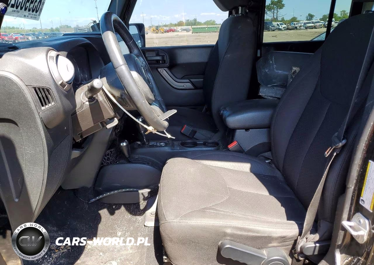 2016 Jeep Wrangler Unlimited Sport VIN:1C4BJWDG7GL155668 - 7