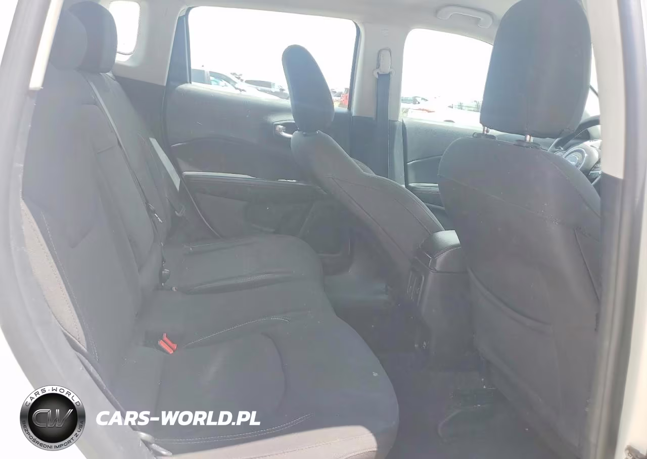 2018 Jeep Compass Sport VIN:3C4NJCAB1JT151826 - 10