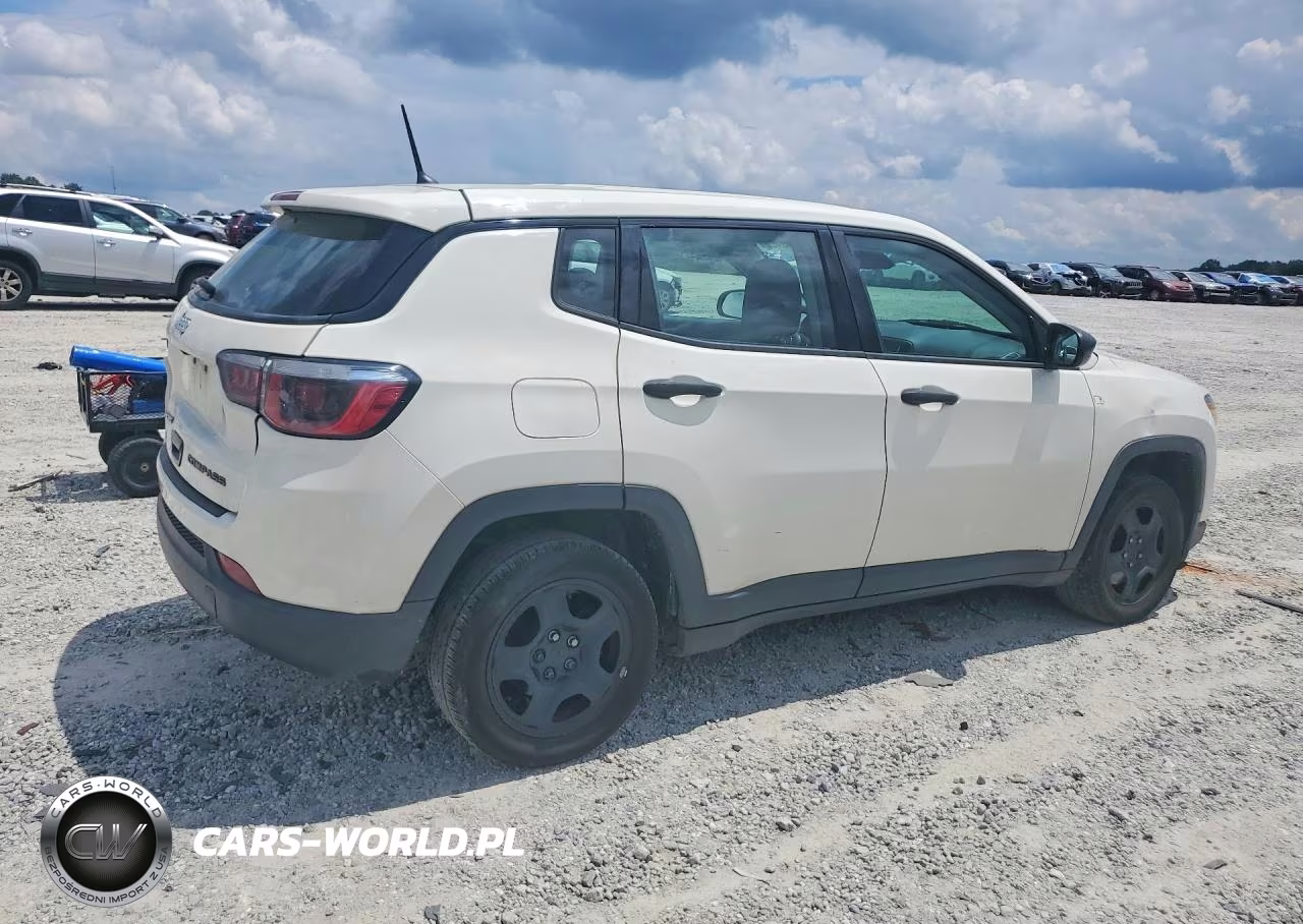 2018 Jeep Compass Sport VIN:3C4NJCAB1JT151826 - 3
