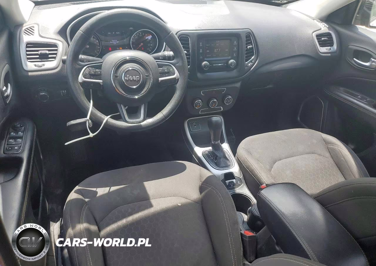 2018 Jeep Compass Sport VIN:3C4NJCAB1JT151826 - 8