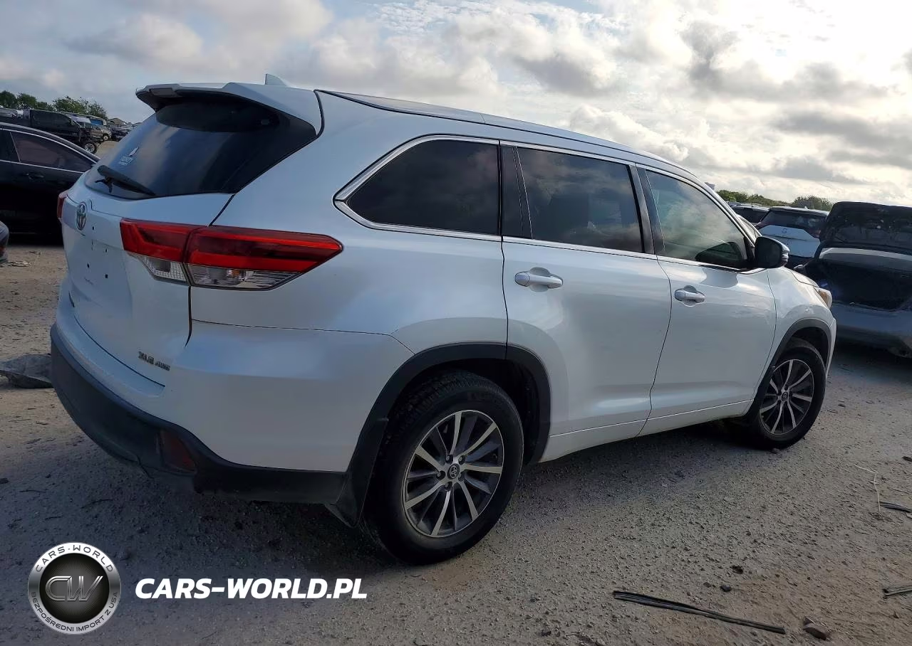 2017 Toyota Highlander Xle VIN:5TDJZRFH0HS416912 - 3