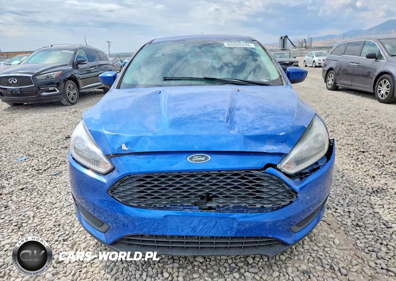 2018 Ford Focus Se VIN:1FADP3F26JL312417 - 5