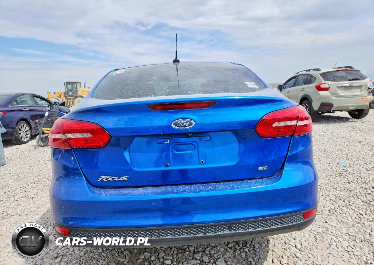 2018 Ford Focus Se VIN:1FADP3F26JL312417 - 6