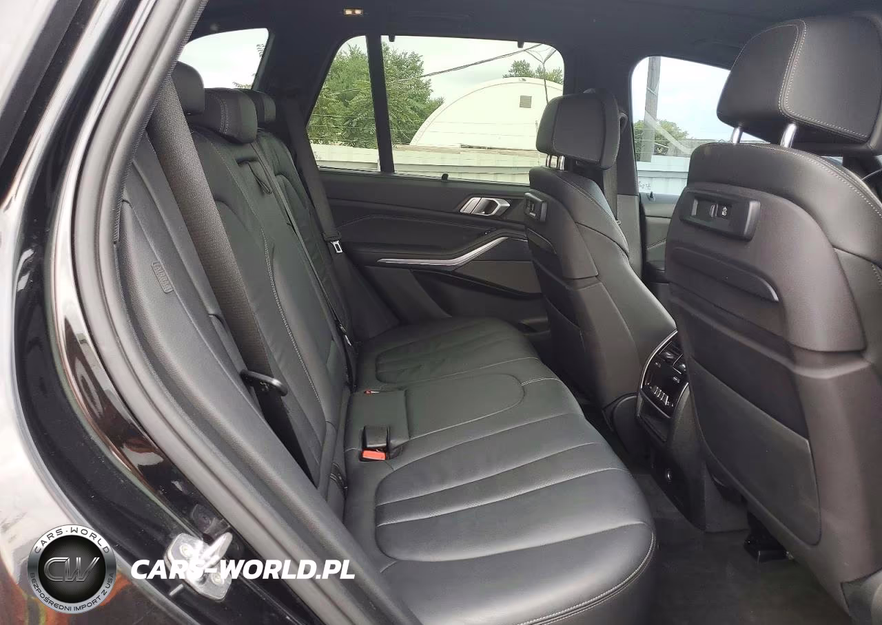 2019 BMW X5 xDrive50I VIN:5UXJU2C52KLN49968 - 11