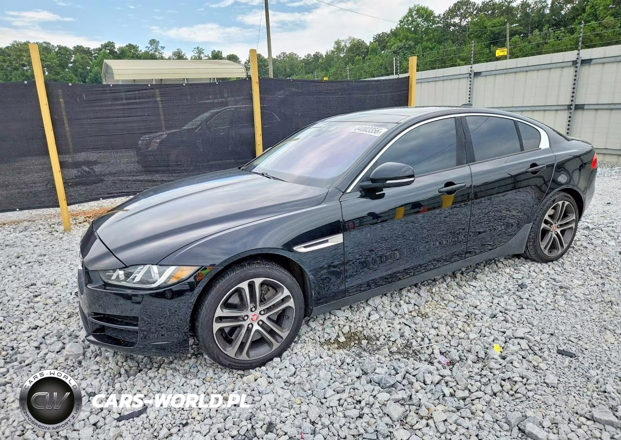 2017 Jaguar Xe Premium