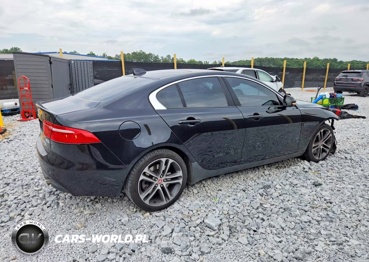 2017 Jaguar Xe Premium VIN:SAJAJ4BV6HA972484 - 3