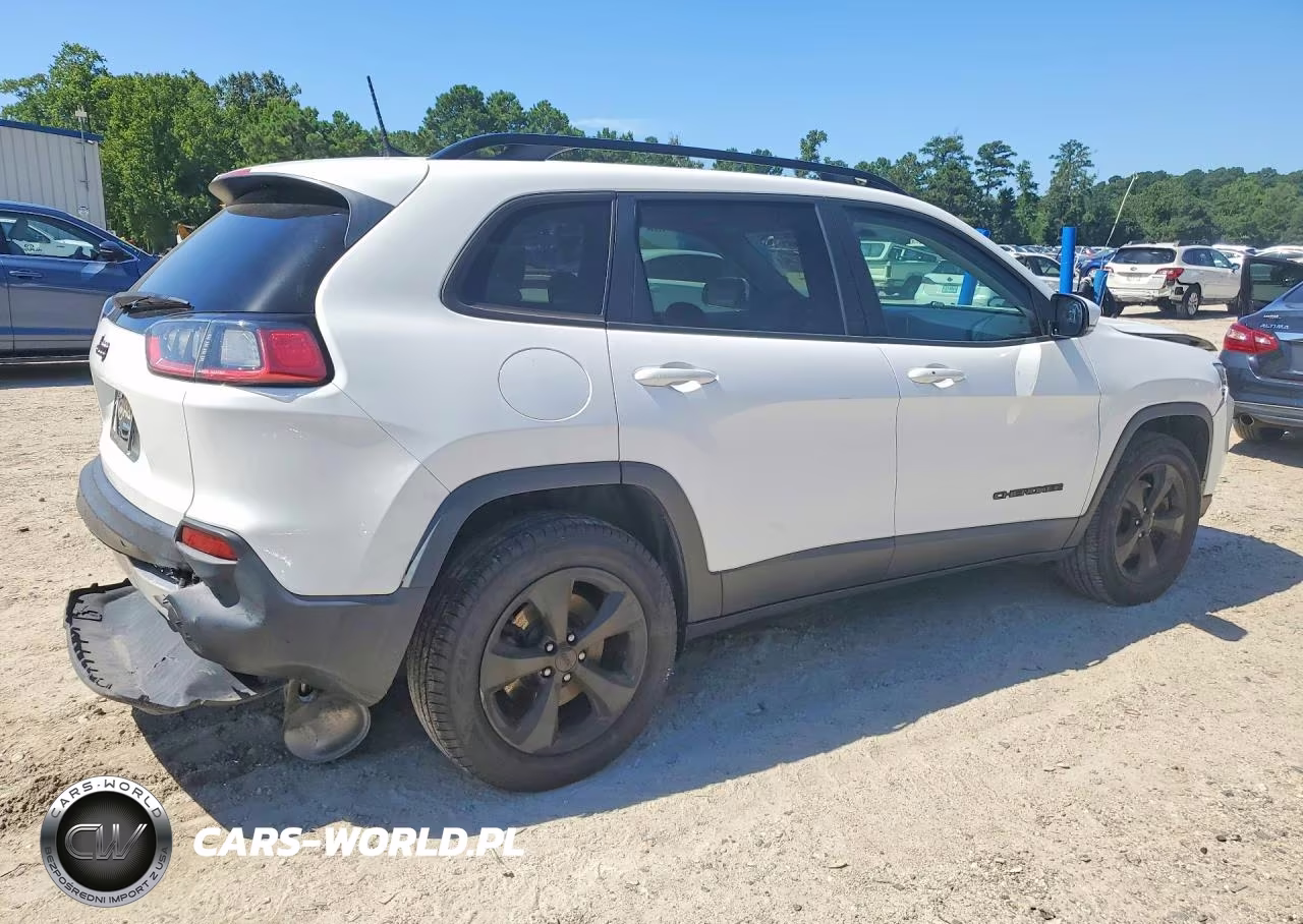 2019 Jeep Cherokee Latitude Plus VIN:1C4PJMLB0KD482335 - 3